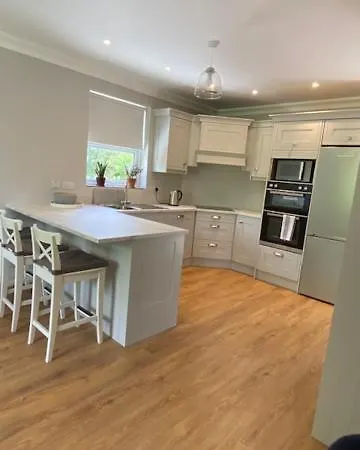 Redhills Mohill * Rivers Town